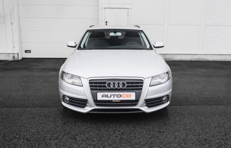 Osta kasutatud Audi A4 2010 värv hõbedane Tallinnas