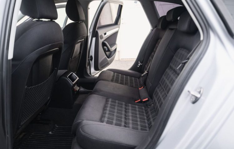 Osta kasutatud Audi A4 2010 värv hõbedane Tallinnas