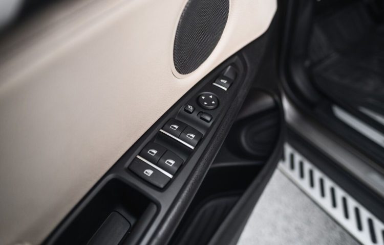 Osta kasutatud BMW X5 2018 värv beež Tallinnas