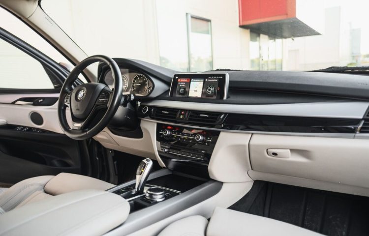 Osta kasutatud BMW X5 2018 värv beež Tallinnas