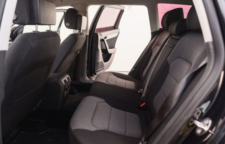Osta kasutatud Volkswagen Passat 2011 värv must Tallinnas