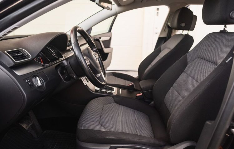 Osta kasutatud Volkswagen Passat 2011 värv must Tallinnas