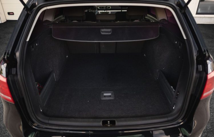 Osta kasutatud Volkswagen Passat 2011 värv must Tallinnas