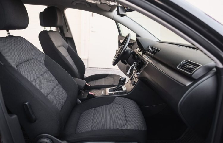 Osta kasutatud Volkswagen Passat 2011 värv must Tallinnas