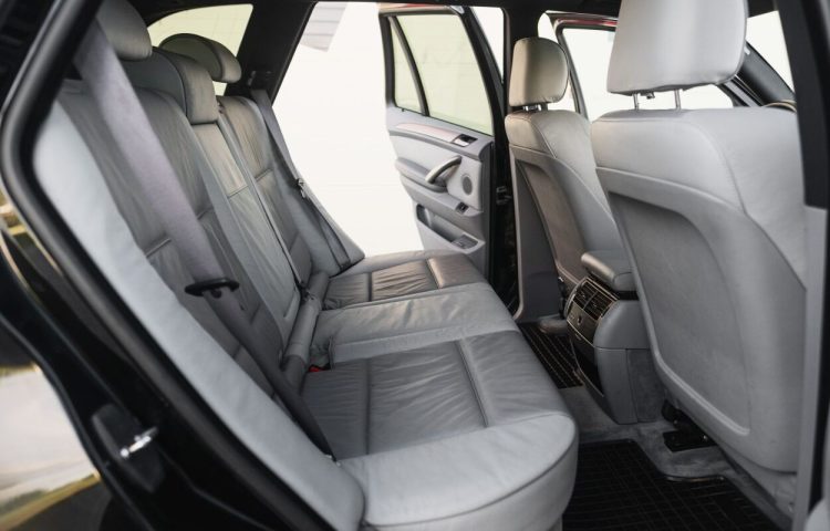 Osta kasutatud BMW X5 2000 värv must Tallinnas