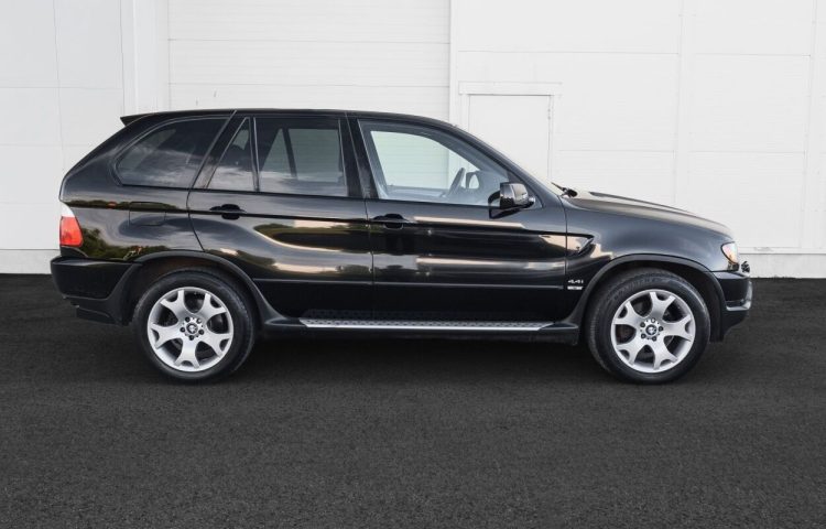 Osta kasutatud BMW X5 2000 värv must Tallinnas
