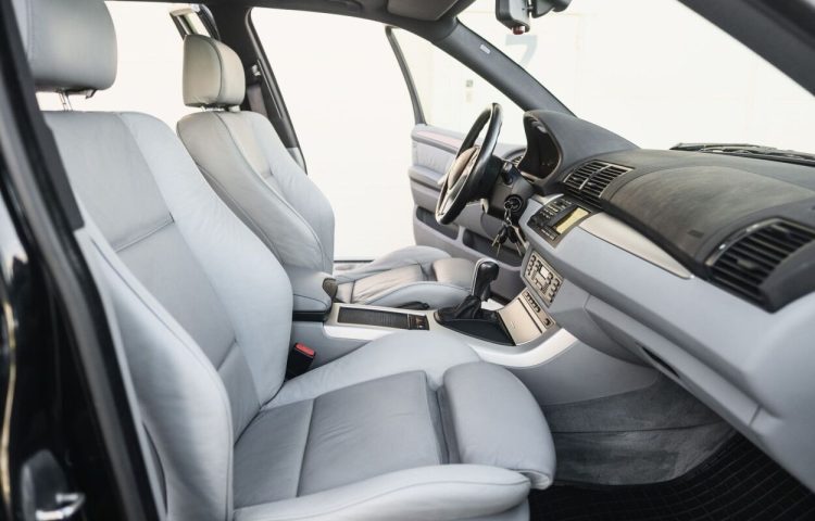 Osta kasutatud BMW X5 2000 värv must Tallinnas