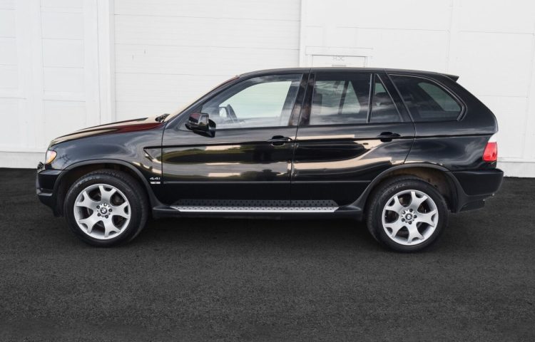 Osta kasutatud BMW X5 2000 värv must Tallinnas