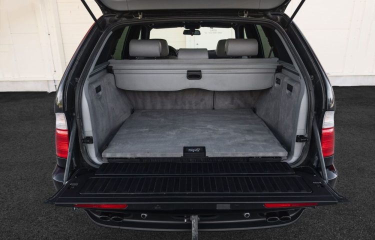 Osta kasutatud BMW X5 2000 värv must Tallinnas