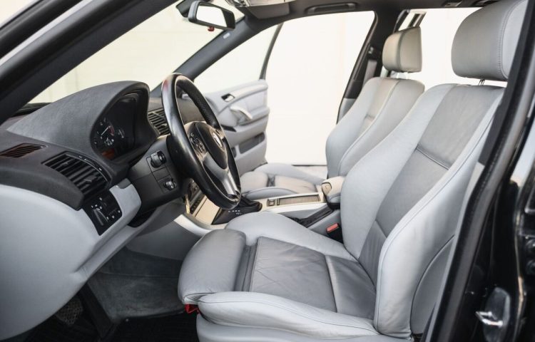 Osta kasutatud BMW X5 2000 värv must Tallinnas