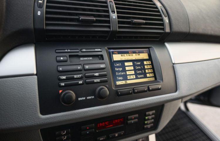 Osta kasutatud BMW X5 2000 värv must Tallinnas