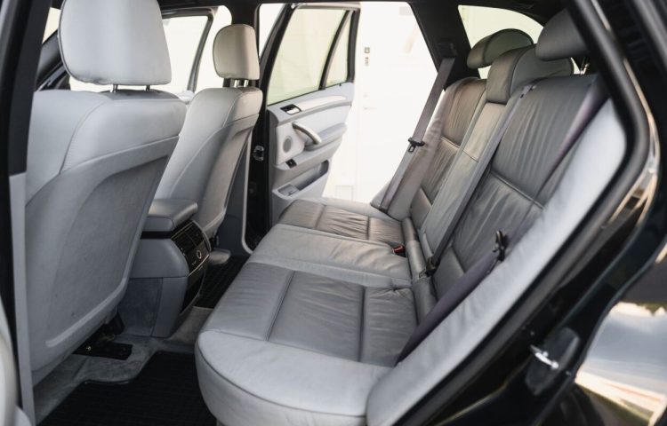 Osta kasutatud BMW X5 2000 värv must Tallinnas