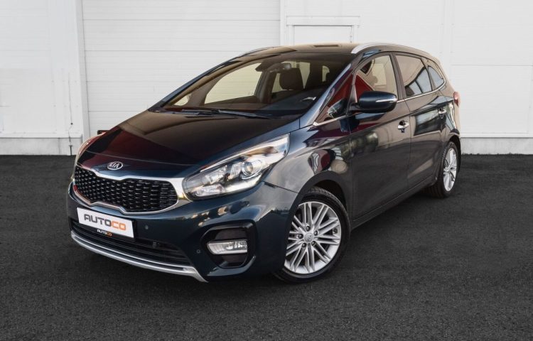 Osta kasutatud Kia Carens 2017 värv tumesinine Tallinnas