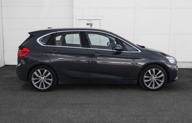 Osta kasutatud BMW 2. seeria: 218 2014 värv tumehall Tallinnas