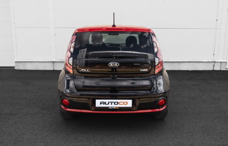 Osta kasutatud Kia Soul 2017 värv must Tallinnas
