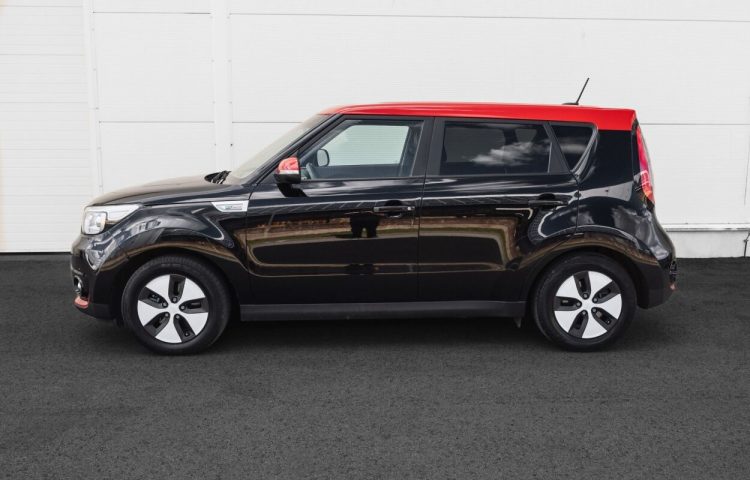 Osta kasutatud Kia Soul 2017 värv must Tallinnas