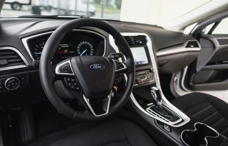 Osta kasutatud Ford Mondeo 2018 värv valge Tallinnas