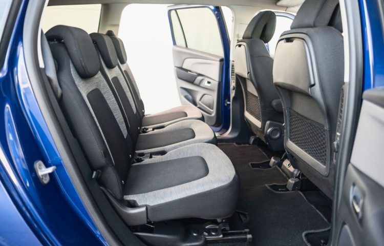 Osta kasutatud Citroen C4 Picasso: Grand C4 Picasso 2017 värv sinine Tallinnas