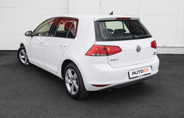Osta kasutatud Volkswagen Golf 2013 värv valge Tallinnas