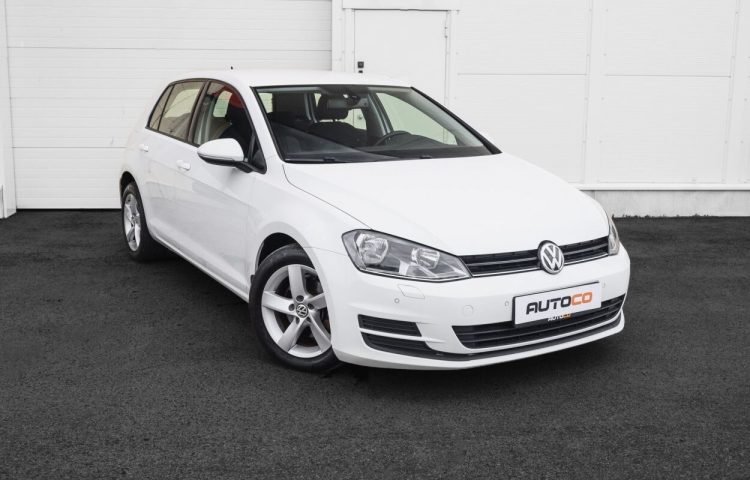 Osta kasutatud Volkswagen Golf 2013 värv valge Tallinnas
