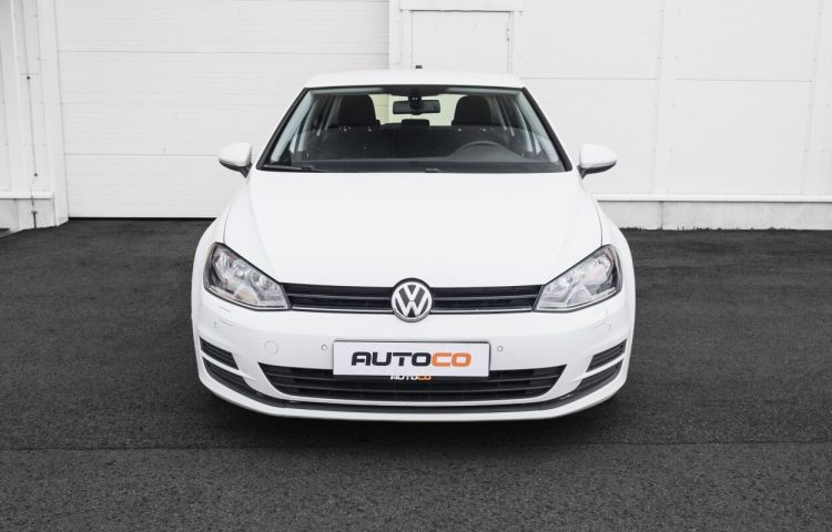 Osta kasutatud Volkswagen Golf 2013 värv valge Tallinnas