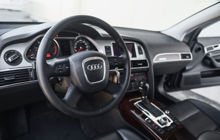 Osta kasutatud Audi A6 2009 värv must Tallinnas