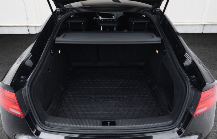 Osta kasutatud Audi A5 2012 värv must Tallinnas