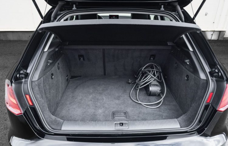 Osta kasutatud Audi A3 2016 värv must Tallinnas