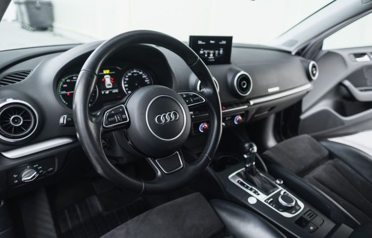 Osta kasutatud Audi A3 2016 värv must Tallinnas
