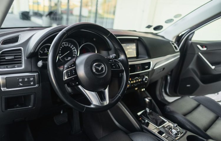 Osta kasutatud Mazda CX-5 2016 värv hall Tallinnas