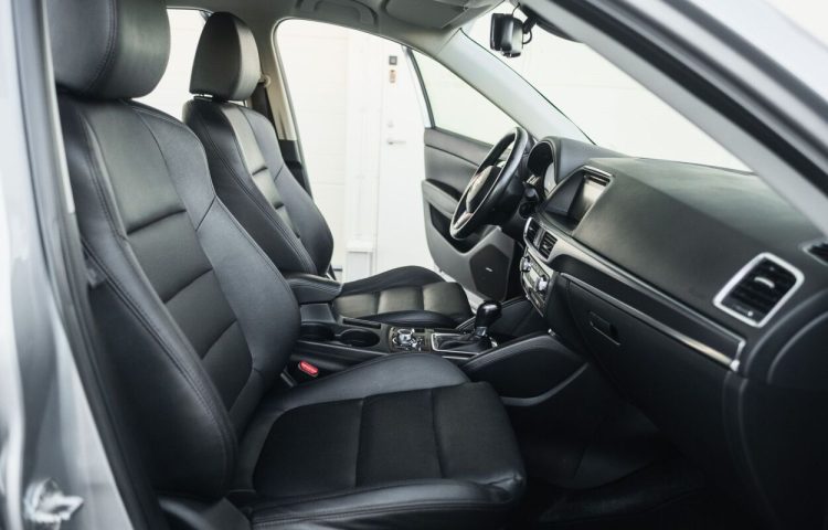 Osta kasutatud Mazda CX-5 2016 värv hall Tallinnas