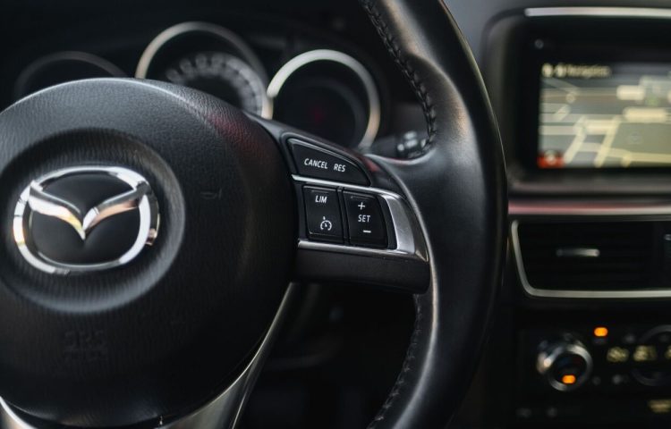 Osta kasutatud Mazda CX-5 2016 värv hall Tallinnas