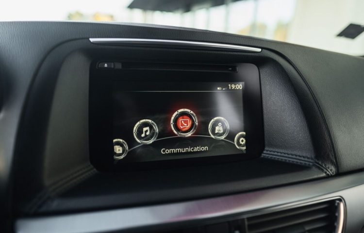 Osta kasutatud Mazda CX-5 2016 värv hall Tallinnas