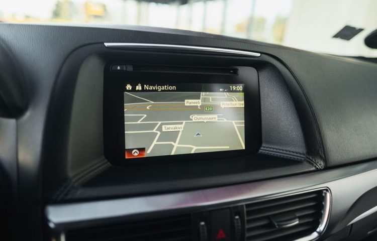 Osta kasutatud Mazda CX-5 2016 värv hall Tallinnas