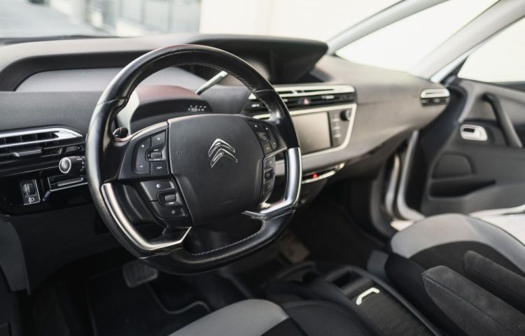 Osta kasutatud Citroen C4 Picasso: Grand C4 Picasso 2013 värv hõbedane Tallinnas