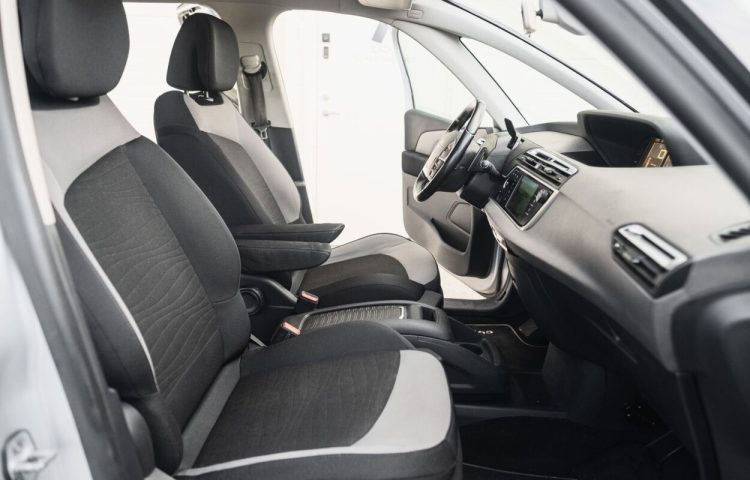 Osta kasutatud Citroen C4 Picasso: Grand C4 Picasso 2013 värv hõbedane Tallinnas