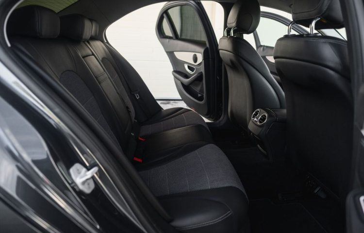 Osta kasutatud Mercedes-Benz C-klass: C 350 2015 värv tumehall Tallinnas