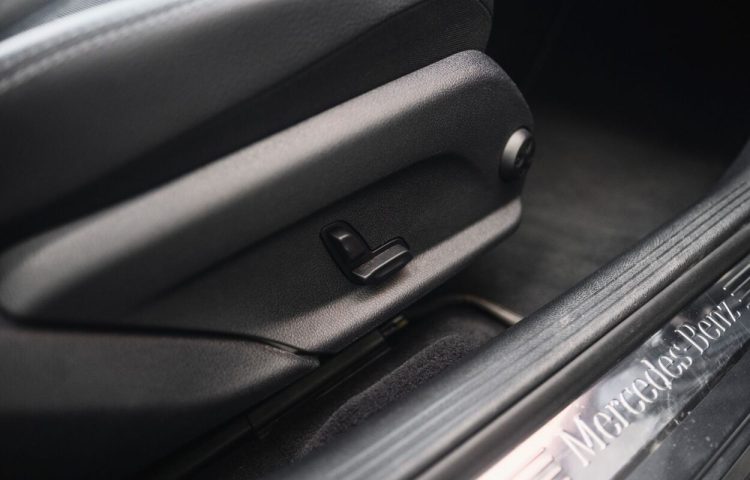 Osta kasutatud Mercedes-Benz C-klass: C 350 2015 värv tumehall Tallinnas