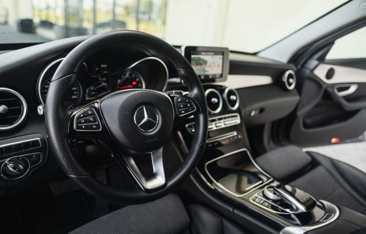 Osta kasutatud Mercedes-Benz C-klass: C 350 2015 värv tumehall Tallinnas