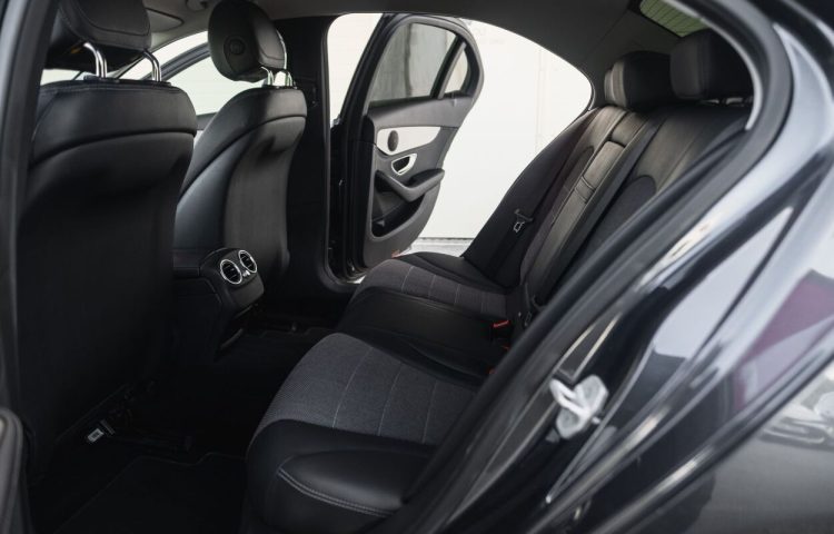 Osta kasutatud Mercedes-Benz C-klass: C 350 2015 värv tumehall Tallinnas