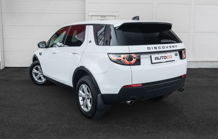 Osta kasutatud Land Rover Discovery Sport 2016 värv valge Tallinnas