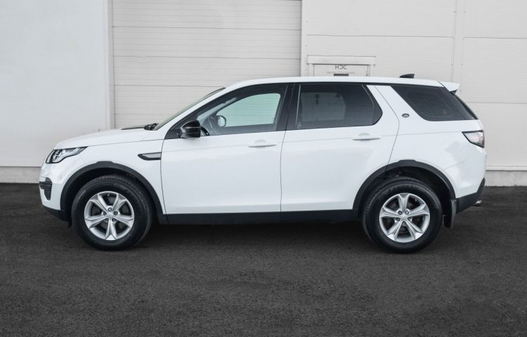 Osta kasutatud Land Rover Discovery Sport 2016 värv valge Tallinnas