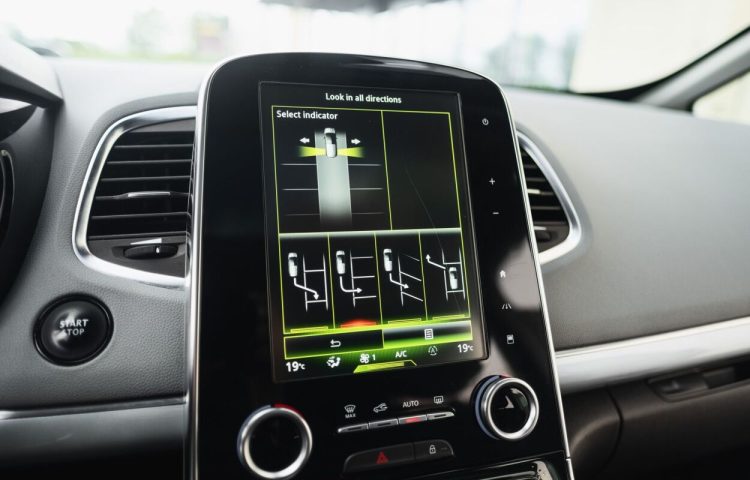 Osta kasutatud Renault Espace 2015 värv hall Tallinnas