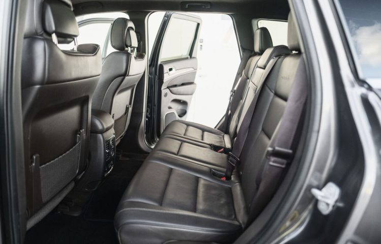 Osta kasutatud Jeep Grand Cherokee 2014 värv tumehall Tallinnas
