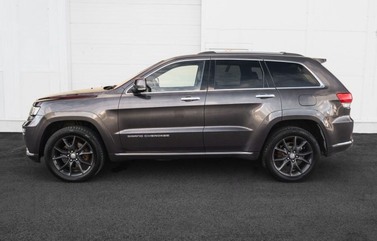 Osta kasutatud Jeep Grand Cherokee 2014 värv tumehall Tallinnas