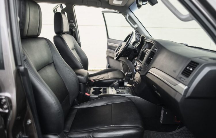 Osta kasutatud Mitsubishi Pajero 2012 värv pruun Tallinnas