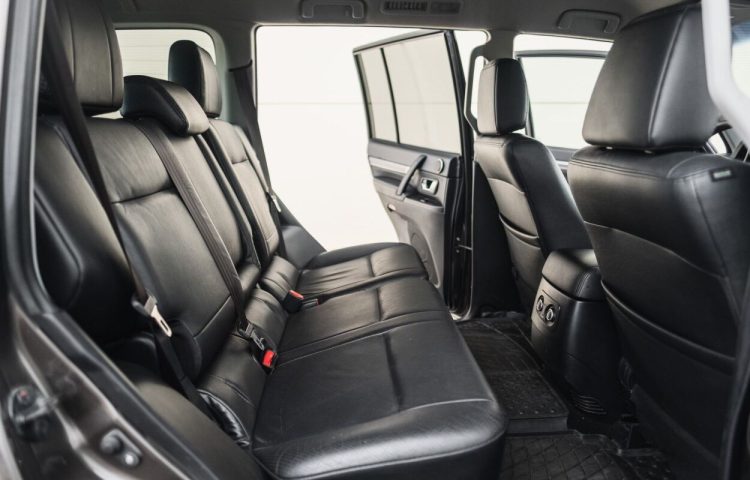 Osta kasutatud Mitsubishi Pajero 2012 värv pruun Tallinnas