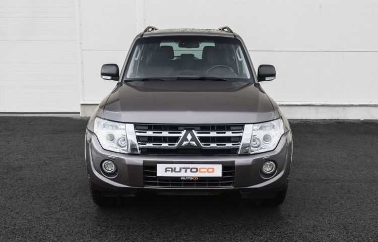 Osta kasutatud Mitsubishi Pajero 2012 värv pruun Tallinnas