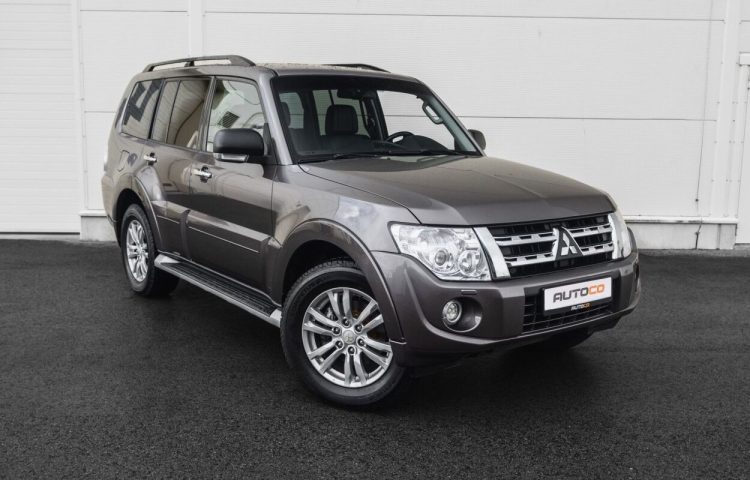 Osta kasutatud Mitsubishi Pajero 2012 värv pruun Tallinnas