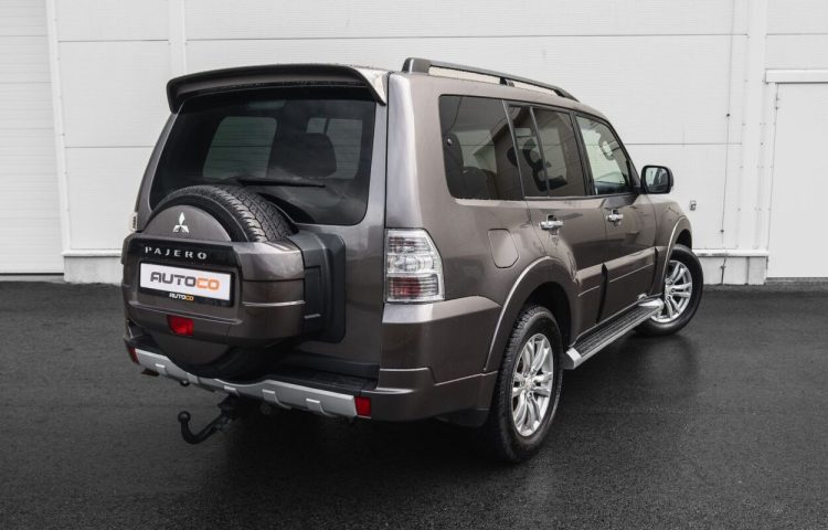 Osta kasutatud Mitsubishi Pajero 2012 värv pruun Tallinnas